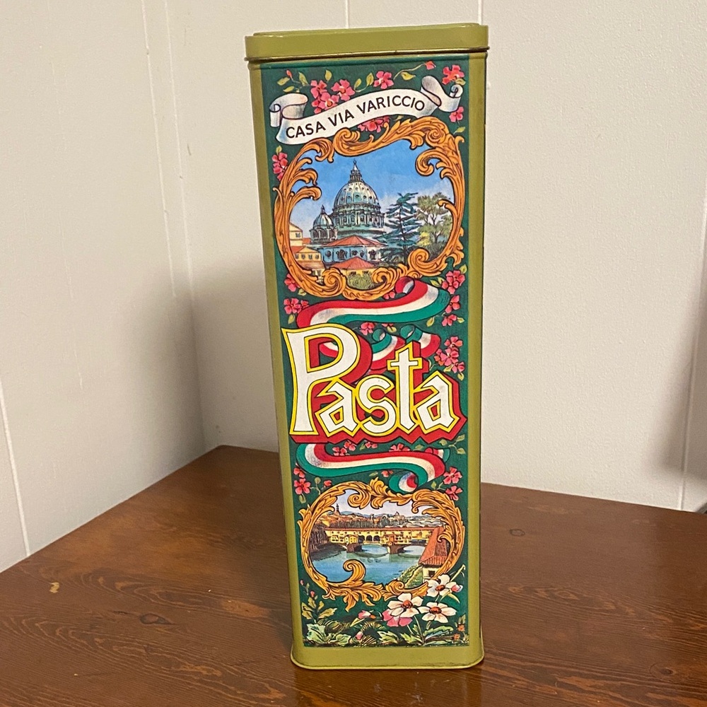 Vintage Casa Via Variccio decorative pasta tin made in England.